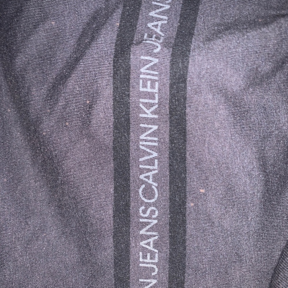 Calvin Klein - Picture 3 of 4
